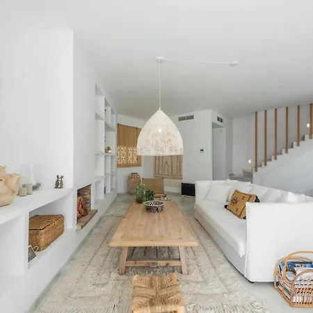 Belen Beach, Beachfront Duplex In アパート エステポナ