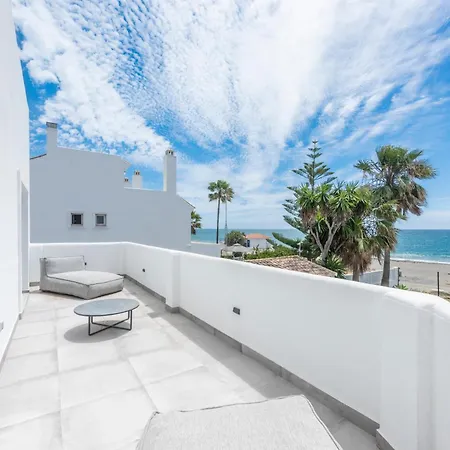 Belen Beach, Beachfront Duplex In アパート エステポナ